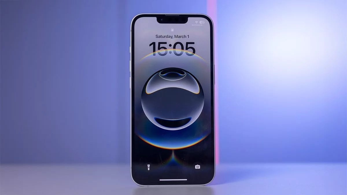 iPhone 16e
